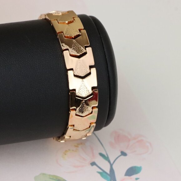 "Elegant Rose Gold Plated Link Bracelet with Bold Textured Design, XPBL1125 - Picture 9 of 13